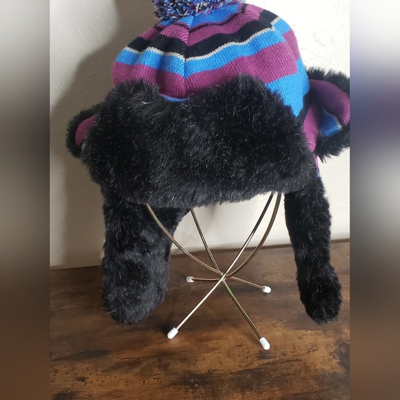 Broner Trapper Style Hat - Picture 4 of 5